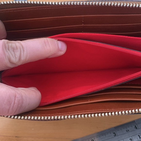 Dooney & Bourke Dk Gray Brown Leather Embossed Lizard Large Zip Wristlet Wallet - Picture 11 of 15